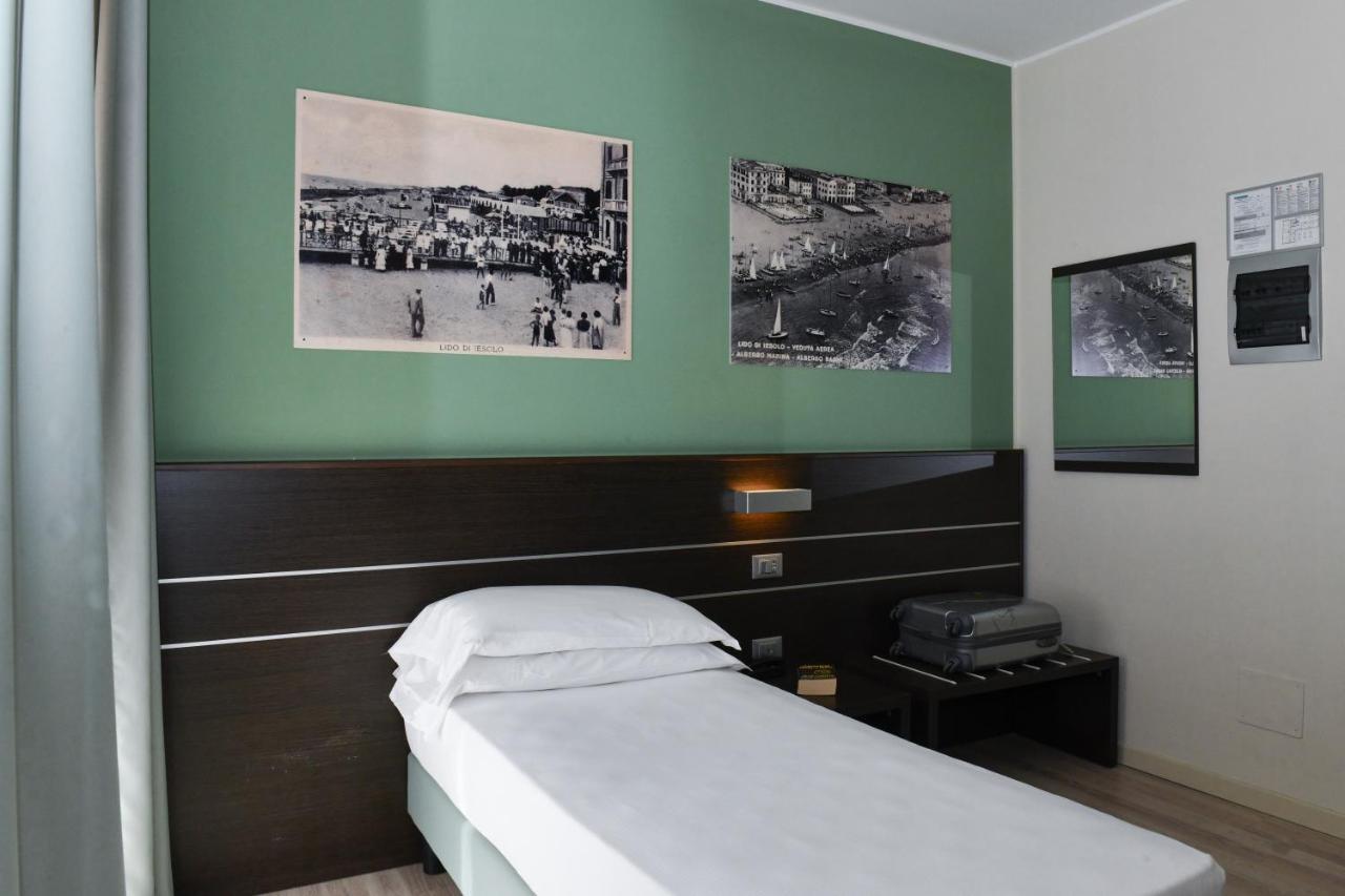 Vienna Hotel 3*